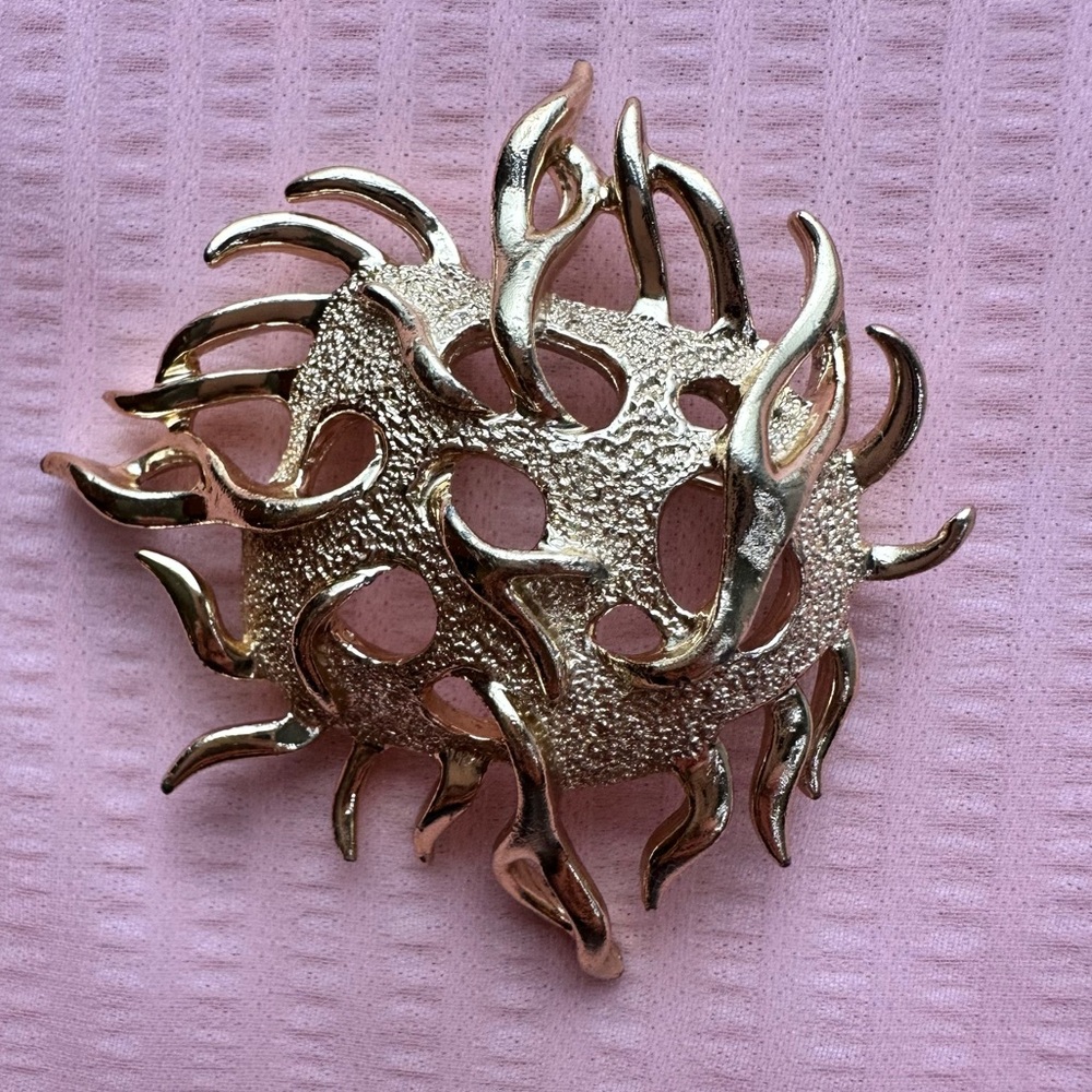 Vintage Gold Abstract Sea Urchin Sarah Coventry Pin/Brooch Unique